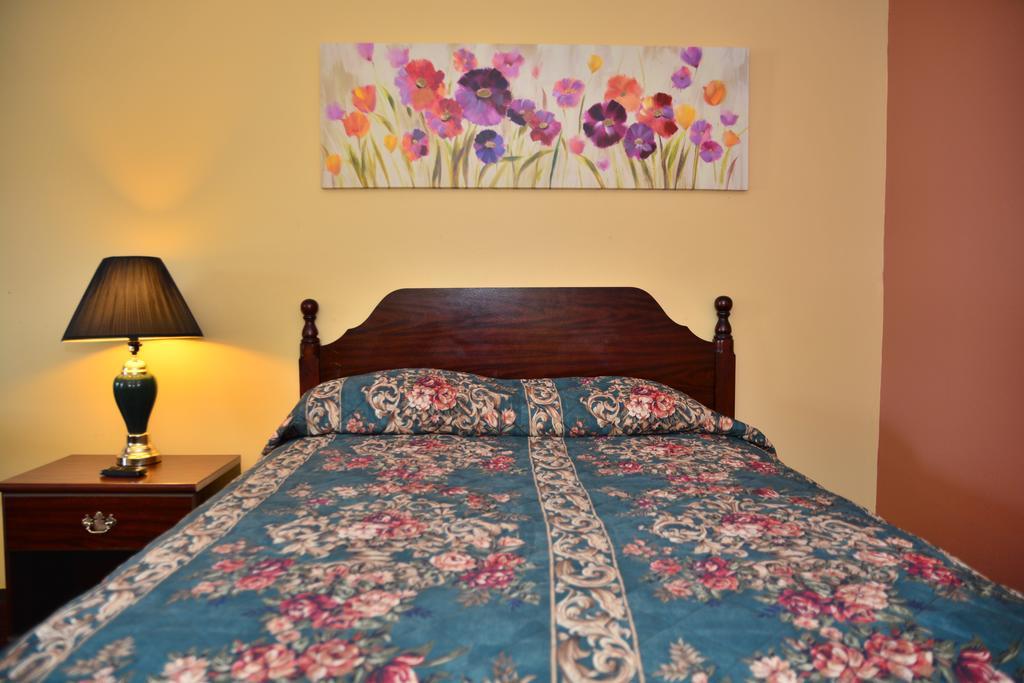 Scottish Inn And Suites Tomball Bagian luar foto