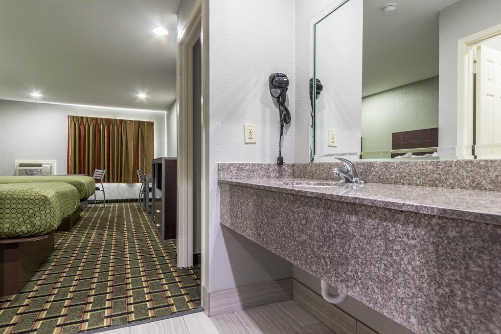 Scottish Inn And Suites Tomball Bagian luar foto