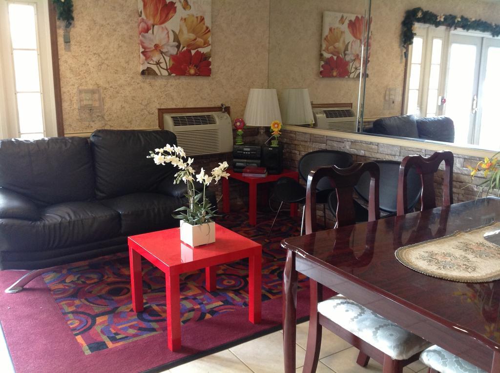 Scottish Inn And Suites Tomball Bagian luar foto